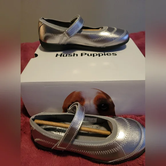 New Hush Puppies Shoes - Picture 2 of 3